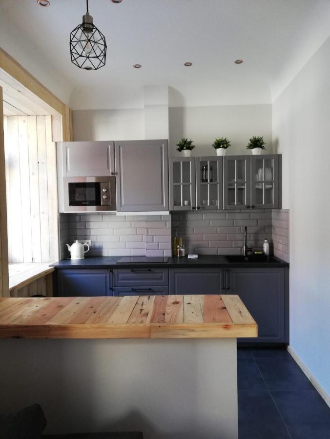 Historic Apartment With Wooden Floors In The Hearth Of Old-Town Riga Ngoại thất bức ảnh