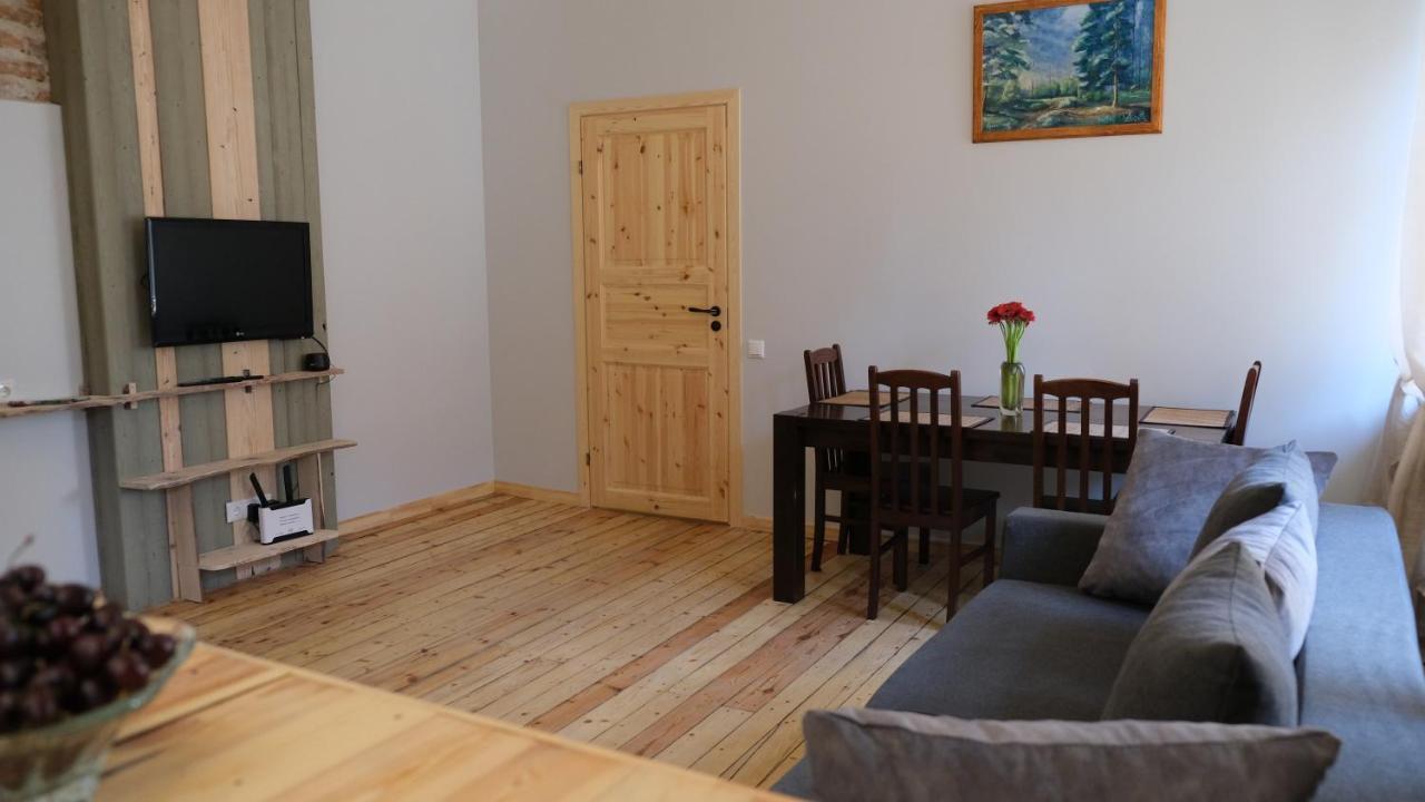 Historic Apartment With Wooden Floors In The Hearth Of Old-Town Riga Ngoại thất bức ảnh